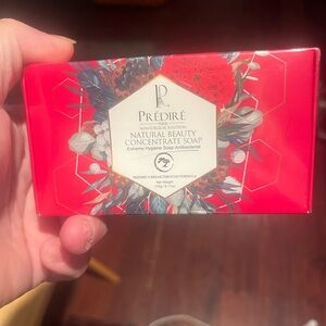 Prédiré Red Natural Beauty Concentrate Soap